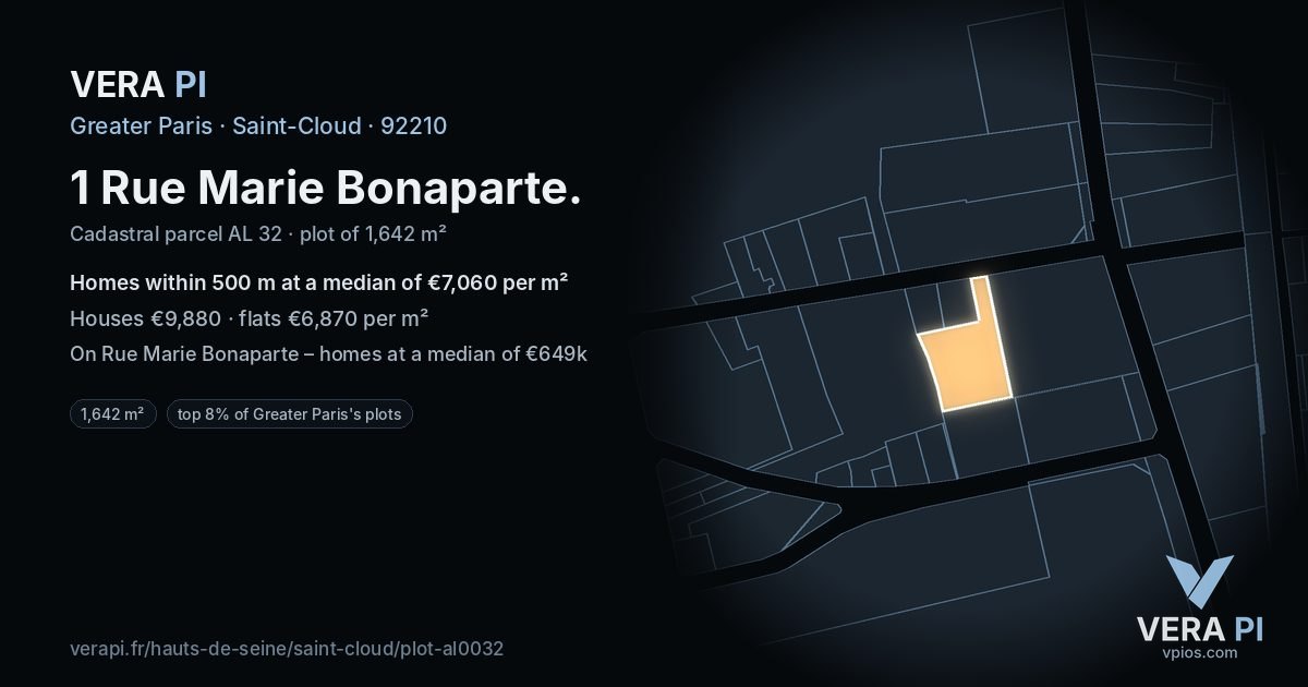 1 Rue Marie Bonaparte, Saint-Cloud at night – the plot lit, the parcels around coloured by the prices near them