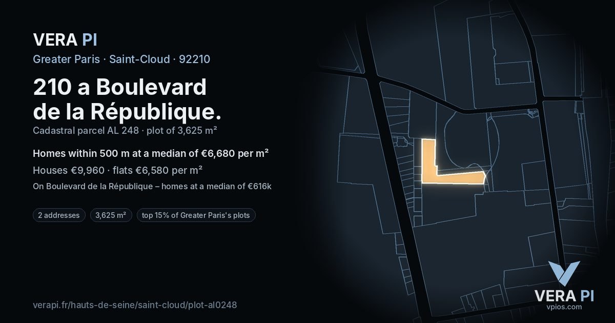 210 a Boulevard de la République, Saint-Cloud at night – the plot lit, the parcels around coloured by the prices near them
