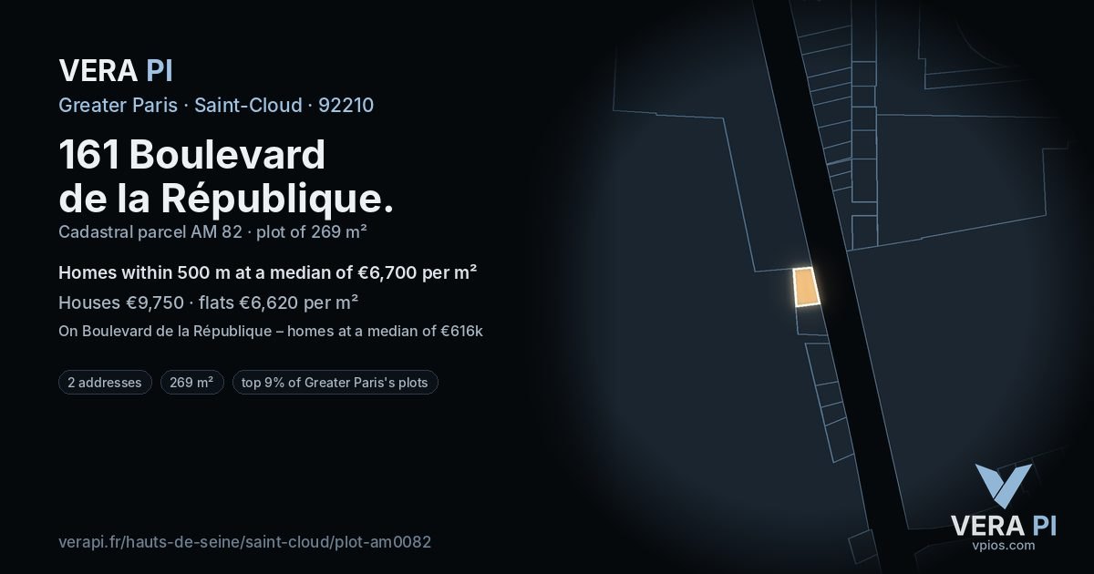 161 Boulevard de la République, Saint-Cloud at night – the plot lit, the parcels around coloured by the prices near them