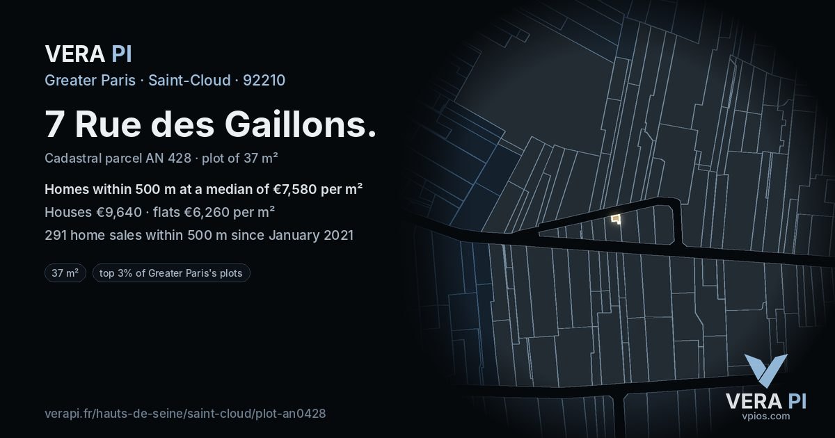 7 Rue des Gaillons, Saint-Cloud at night – the plot lit, the parcels around coloured by the prices near them