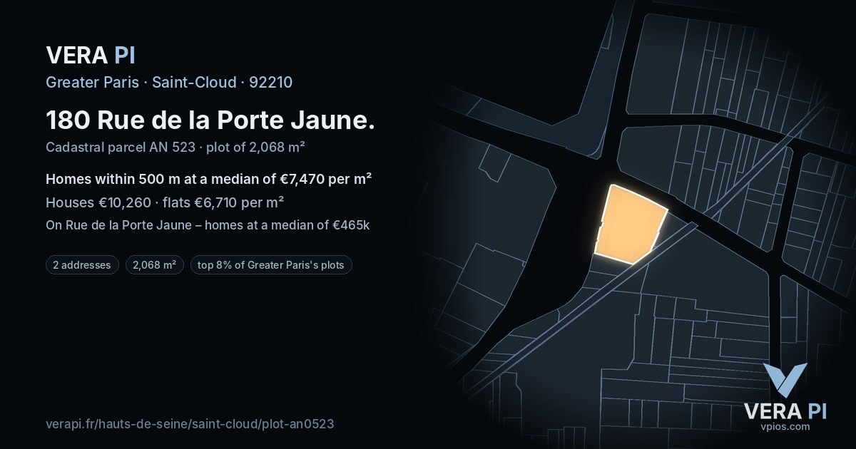180 Rue de la Porte Jaune, Saint-Cloud at night – the plot lit, the parcels around coloured by the prices near them