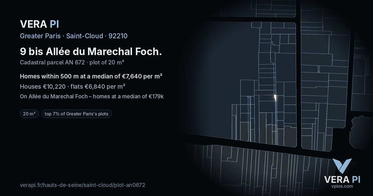 9 bis Allée du Marechal Foch, Saint-Cloud at night – the plot lit, the parcels around coloured by the prices near them