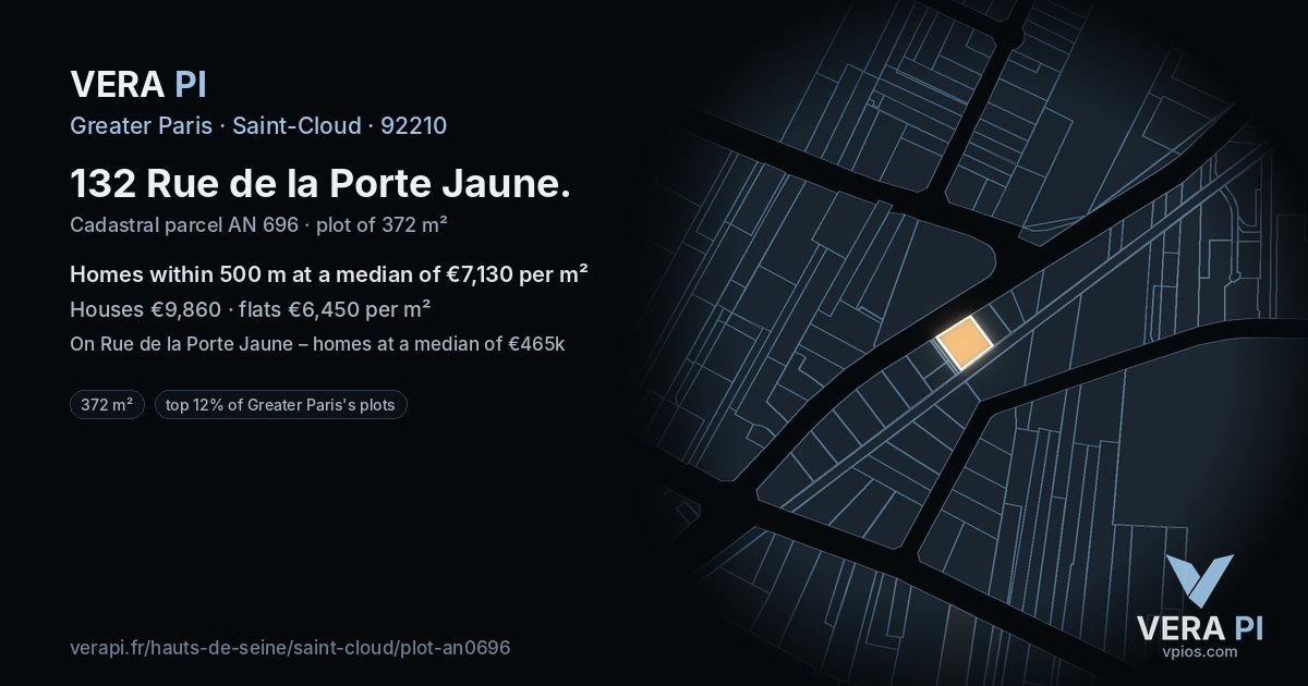 132 Rue de la Porte Jaune, Saint-Cloud at night – the plot lit, the parcels around coloured by the prices near them