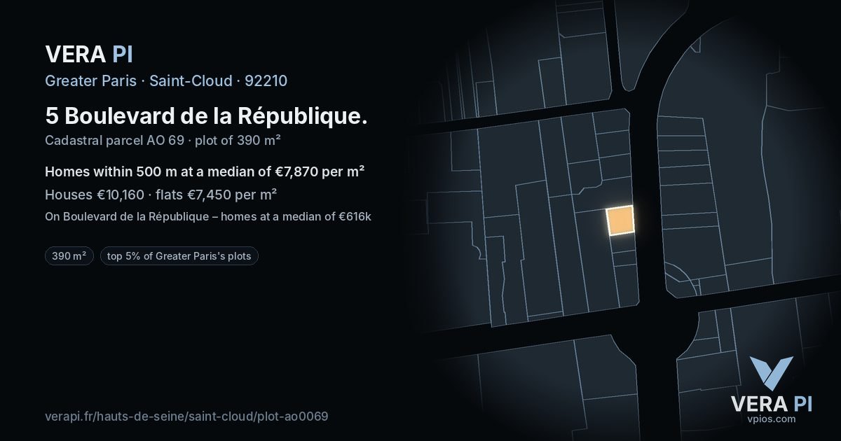 5 Boulevard de la République, Saint-Cloud at night – the plot lit, the parcels around coloured by the prices near them