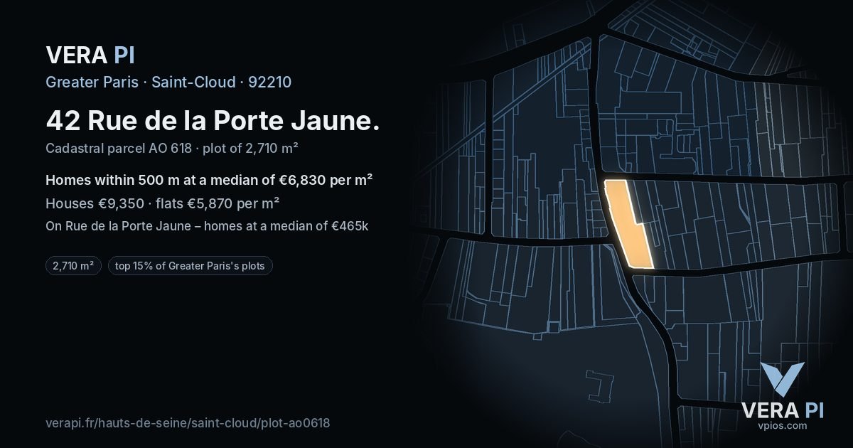 42 Rue de la Porte Jaune, Saint-Cloud at night – the plot lit, the parcels around coloured by the prices near them