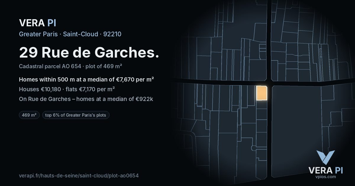 29 Rue de Garches, Saint-Cloud at night – the plot lit, the parcels around coloured by the prices near them