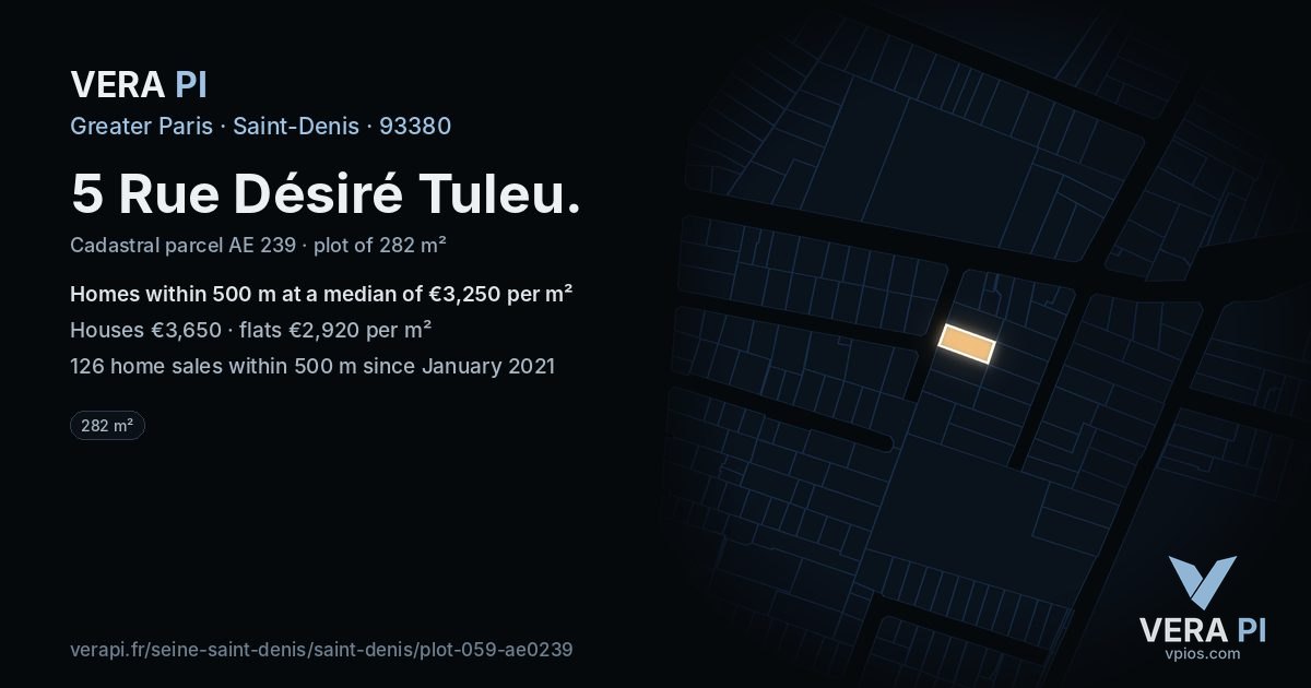 5 Rue Désiré Tuleu, Saint-Denis at night – the plot lit, the parcels around coloured by the prices near them