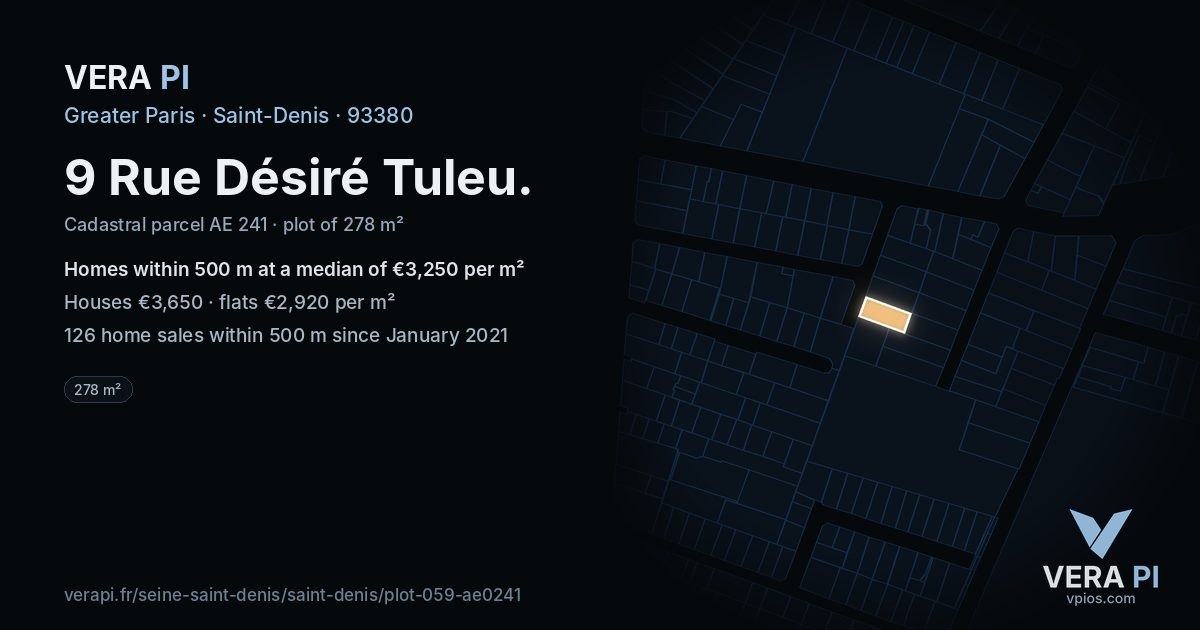 9 Rue Désiré Tuleu, Saint-Denis at night – the plot lit, the parcels around coloured by the prices near them