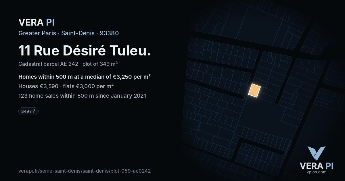 11 Rue Désiré Tuleu, Saint-Denis at night – the plot lit, the parcels around coloured by the prices near them