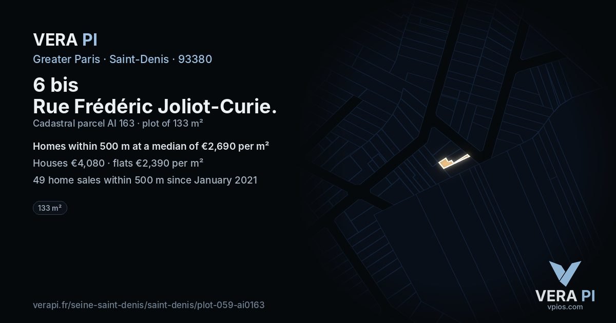 6 bis Rue Frédéric Joliot-Curie, Saint-Denis at night – the plot lit, the parcels around coloured by the prices near them