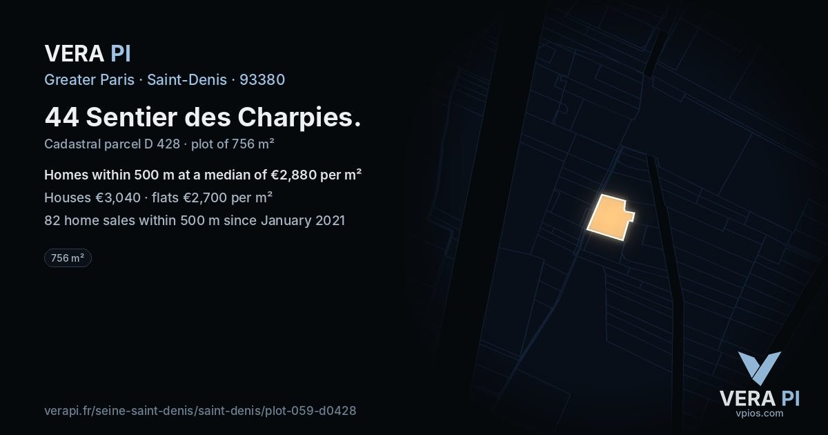 44 Sentier des Charpies, Saint-Denis at night – the plot lit, the parcels around coloured by the prices near them