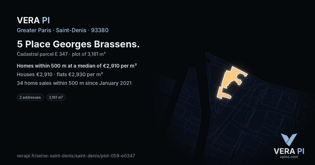 5 Place Georges Brassens, Saint-Denis at night – the plot lit, the parcels around coloured by the prices near them