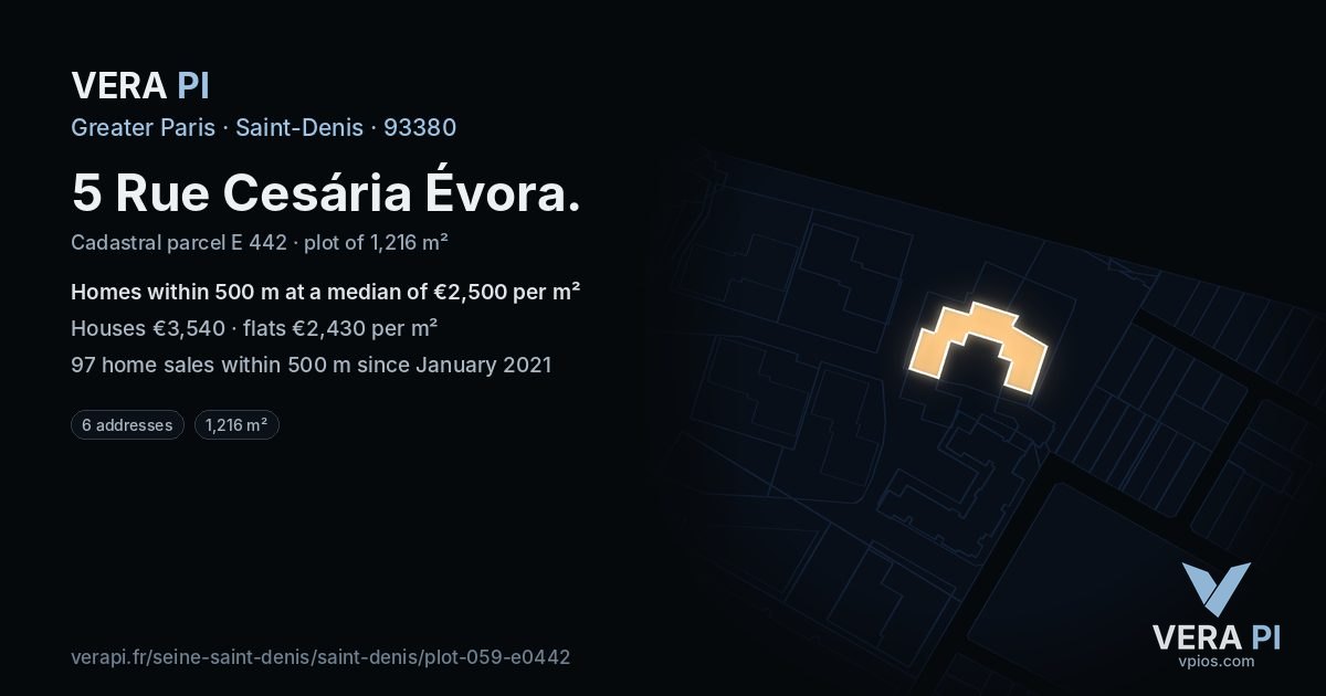 5 Rue Cesária Évora, Saint-Denis at night – the plot lit, the parcels around coloured by the prices near them