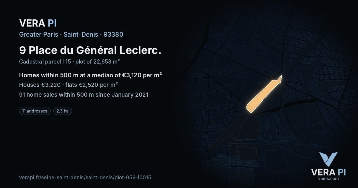 9 Place du Général Leclerc, Saint-Denis at night – the plot lit, the parcels around coloured by the prices near them