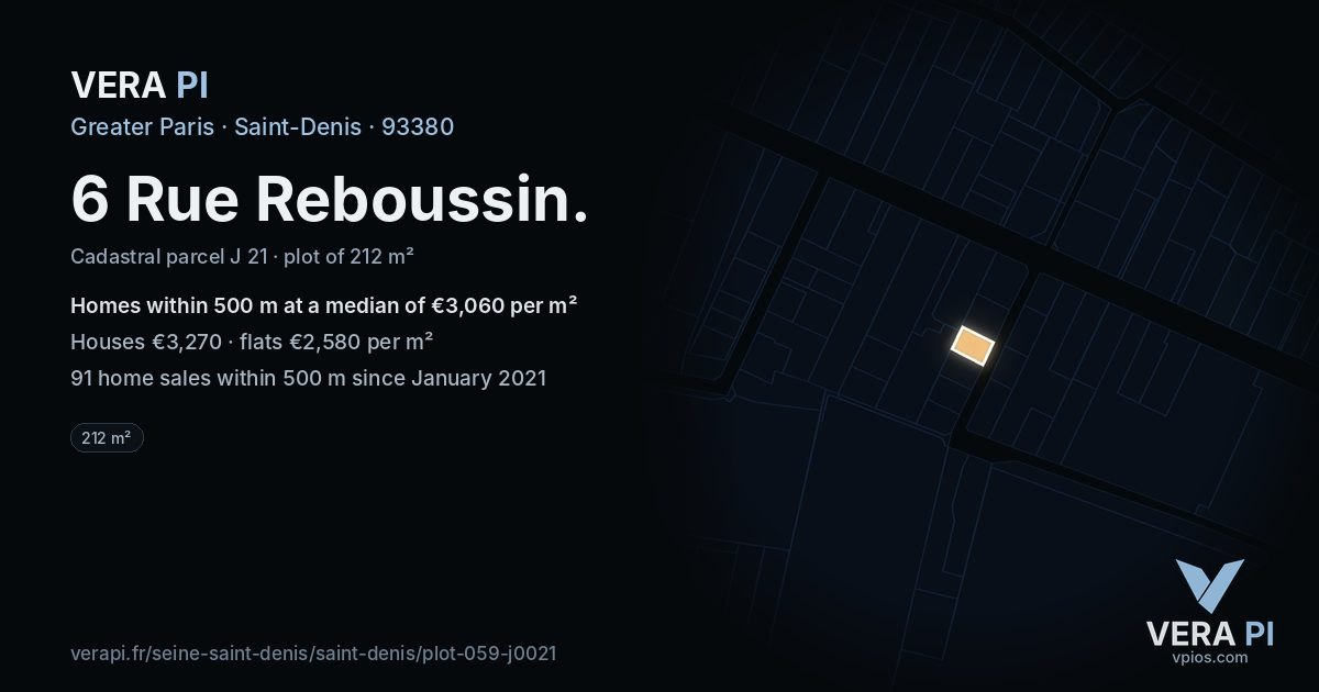 6 Rue Reboussin, Saint-Denis at night – the plot lit, the parcels around coloured by the prices near them