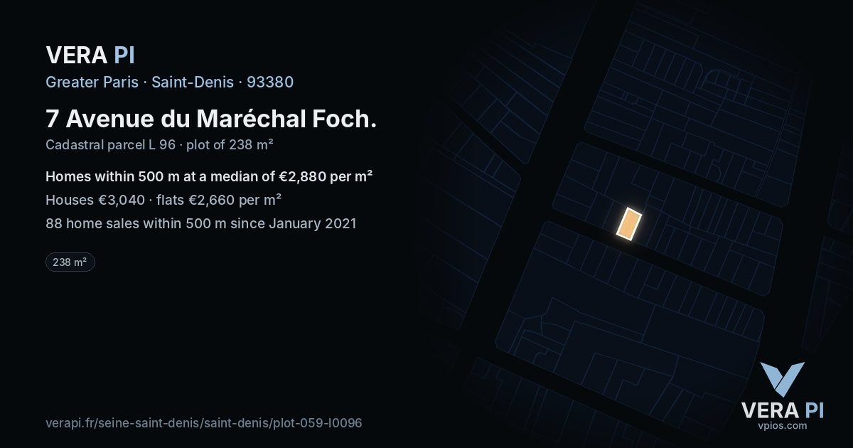 7 Avenue du Maréchal Foch, Saint-Denis at night – the plot lit, the parcels around coloured by the prices near them