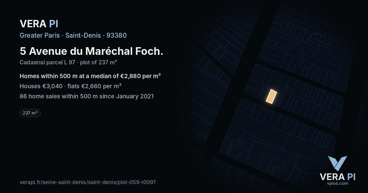 5 Avenue du Maréchal Foch, Saint-Denis at night – the plot lit, the parcels around coloured by the prices near them