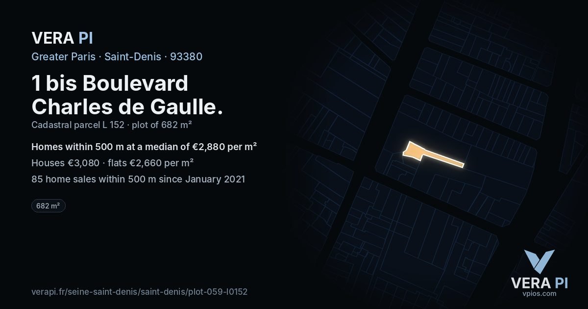 1 bis Boulevard Charles de Gaulle, Saint-Denis at night – the plot lit, the parcels around coloured by the prices near them