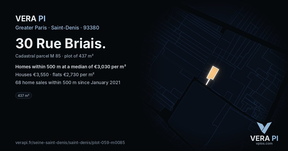 30 Rue Briais, Saint-Denis at night – the plot lit, the parcels around coloured by the prices near them