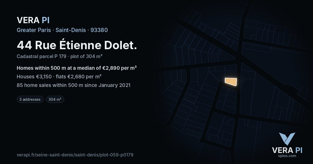 44 Rue Étienne Dolet, Saint-Denis at night – the plot lit, the parcels around coloured by the prices near them