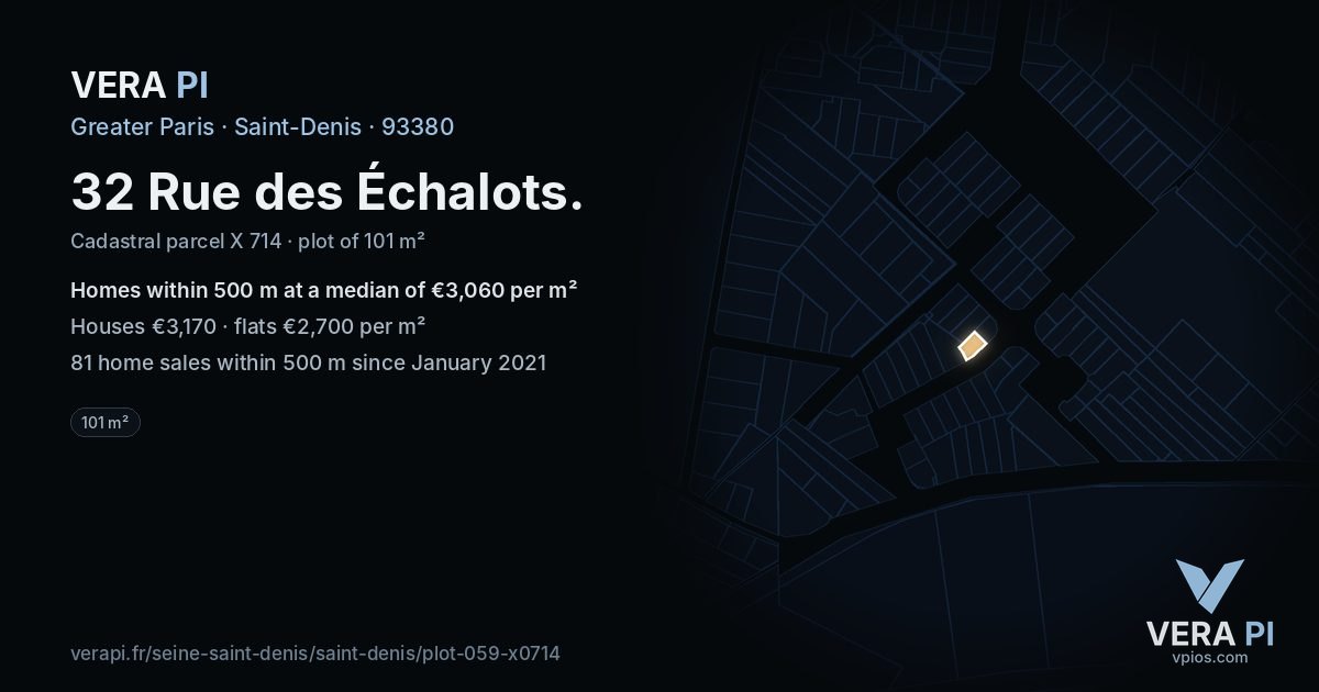 32 Rue des Échalots, Saint-Denis at night – the plot lit, the parcels around coloured by the prices near them