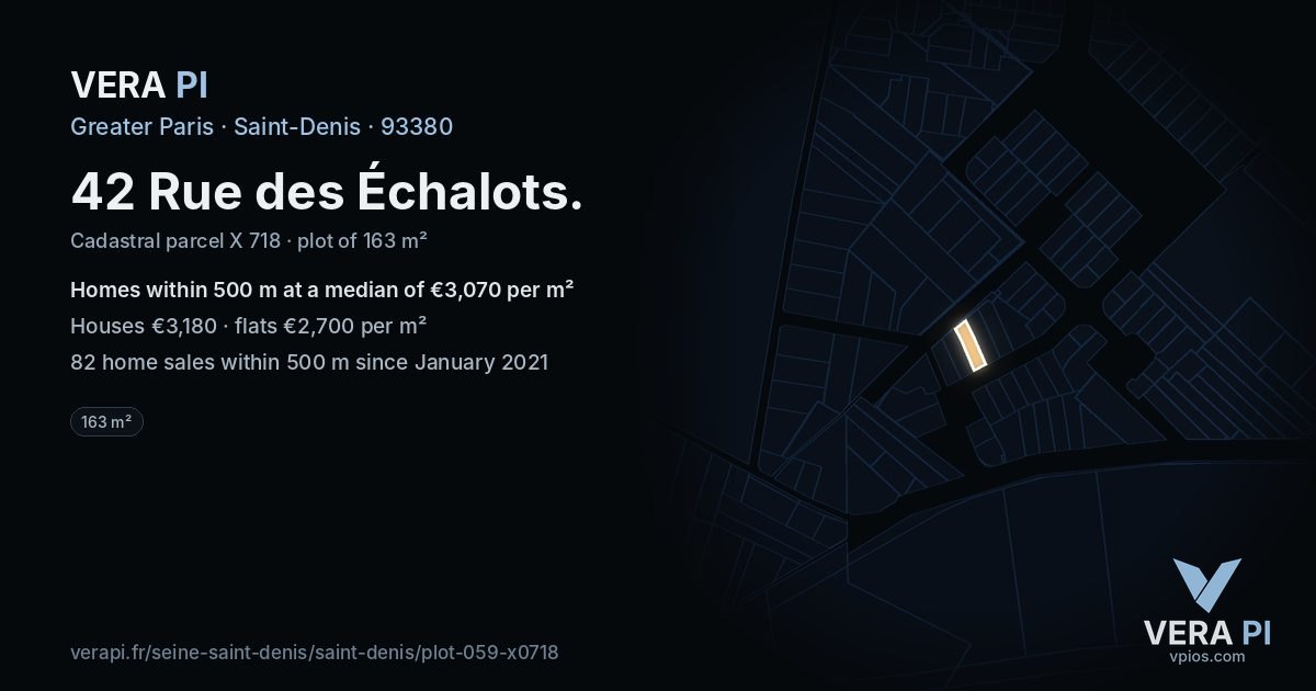 42 Rue des Échalots, Saint-Denis at night – the plot lit, the parcels around coloured by the prices near them