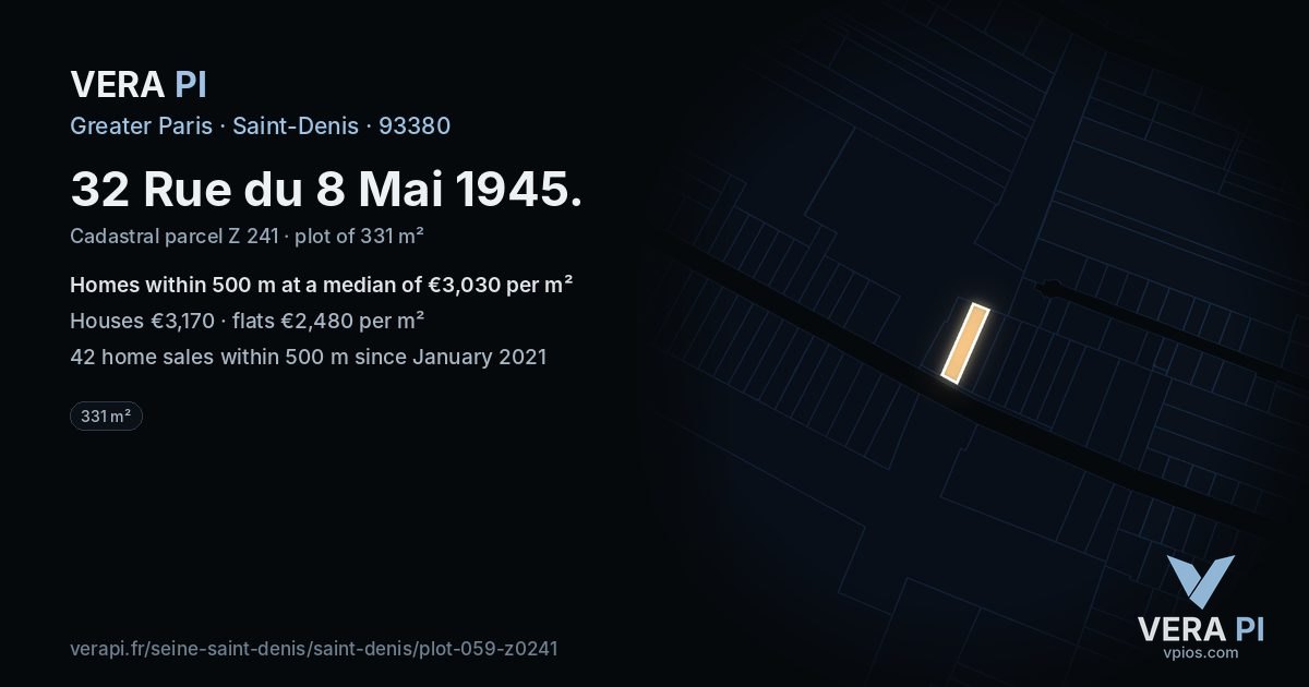 32 Rue du 8 Mai 1945, Saint-Denis at night – the plot lit, the parcels around coloured by the prices near them