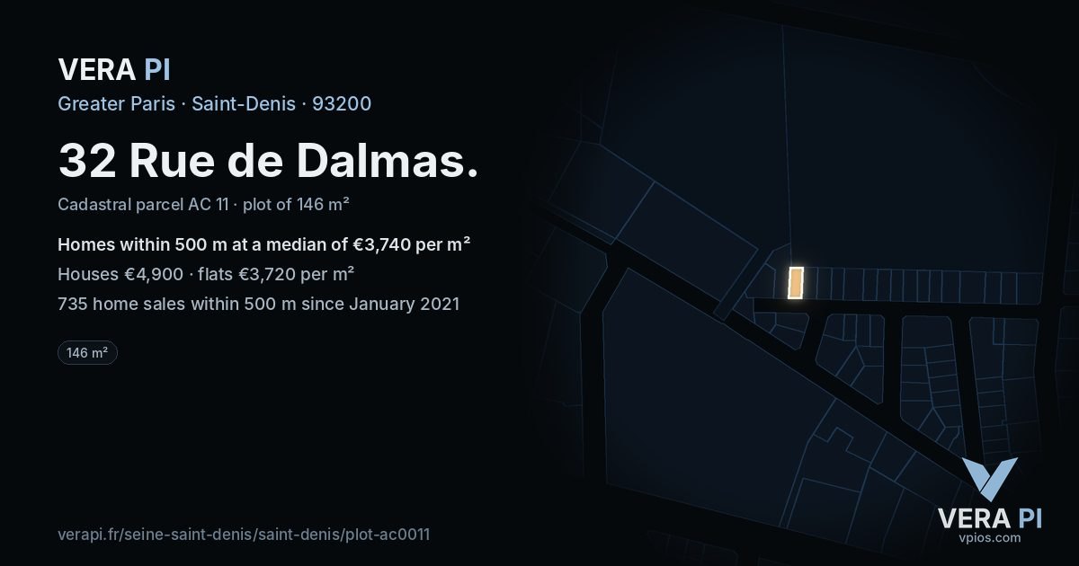 32 Rue de Dalmas, Saint-Denis at night – the plot lit, the parcels around coloured by the prices near them