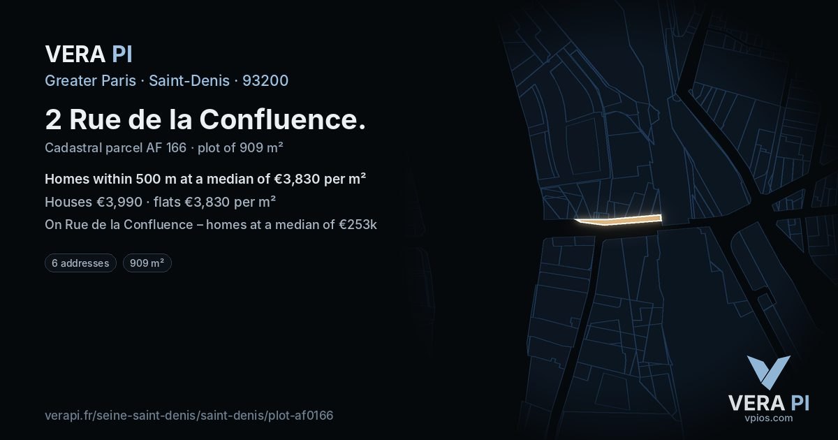 2 Rue de la Confluence, Saint-Denis at night – the plot lit, the parcels around coloured by the prices near them