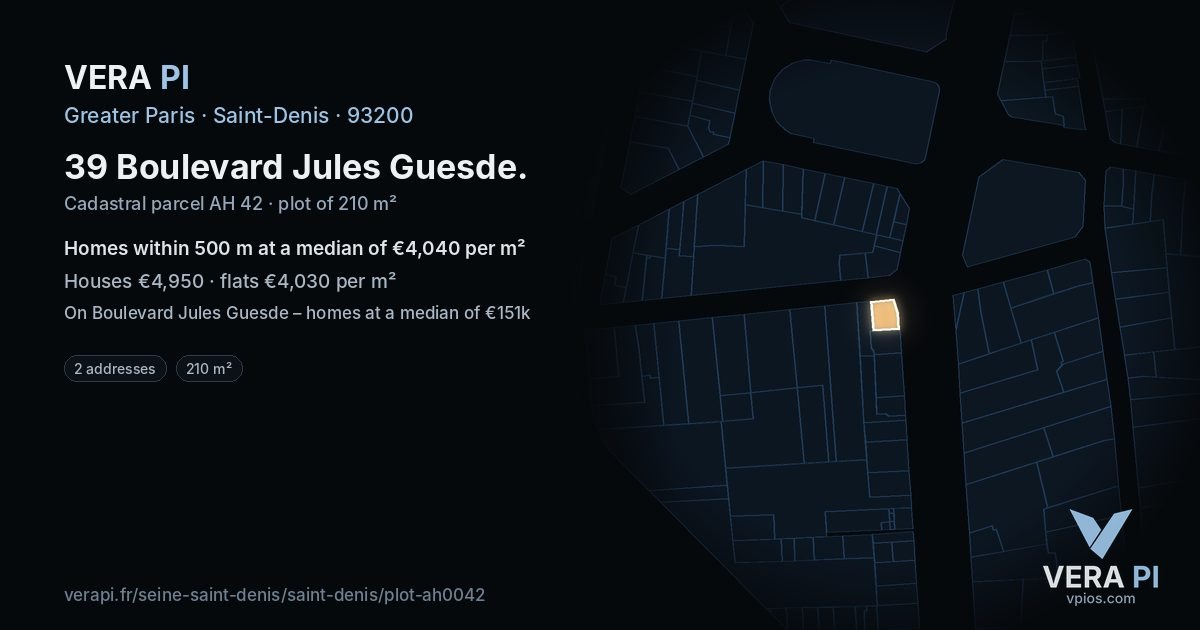 39 Boulevard Jules Guesde, Saint-Denis at night – the plot lit, the parcels around coloured by the prices near them