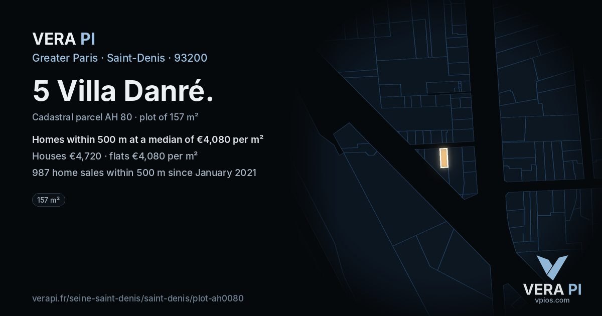 5 Villa Danré, Saint-Denis at night – the plot lit, the parcels around coloured by the prices near them