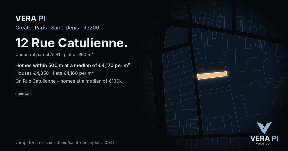 12 Rue Catulienne, Saint-Denis at night – the plot lit, the parcels around coloured by the prices near them