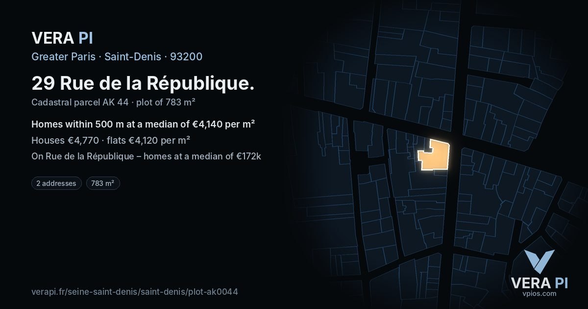 29 Rue de la République, Saint-Denis at night – the plot lit, the parcels around coloured by the prices near them