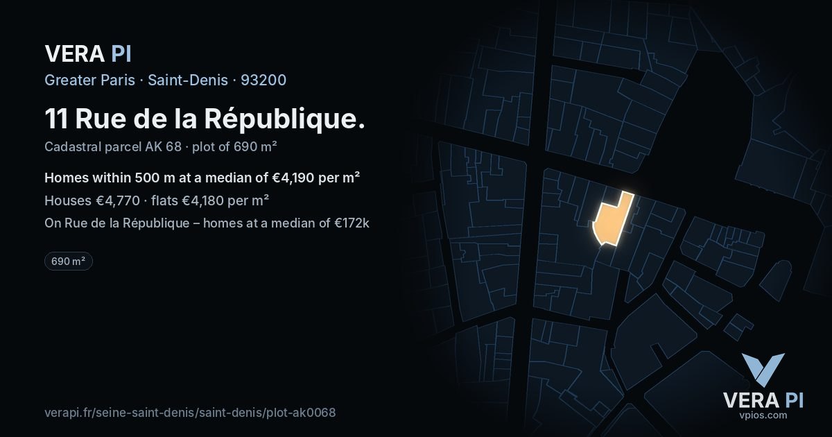 11 Rue de la République, Saint-Denis at night – the plot lit, the parcels around coloured by the prices near them