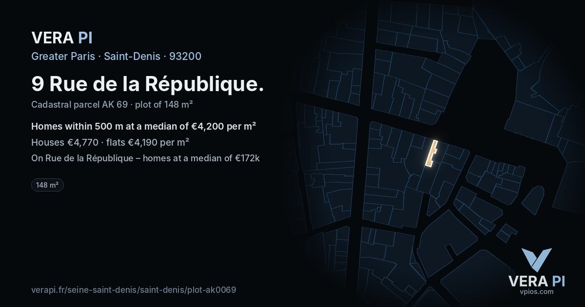 9 Rue de la République, Saint-Denis at night – the plot lit, the parcels around coloured by the prices near them