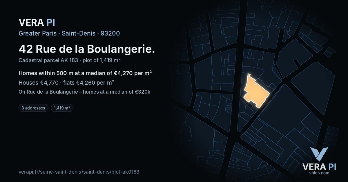 42 Rue de la Boulangerie, Saint-Denis at night – the plot lit, the parcels around coloured by the prices near them