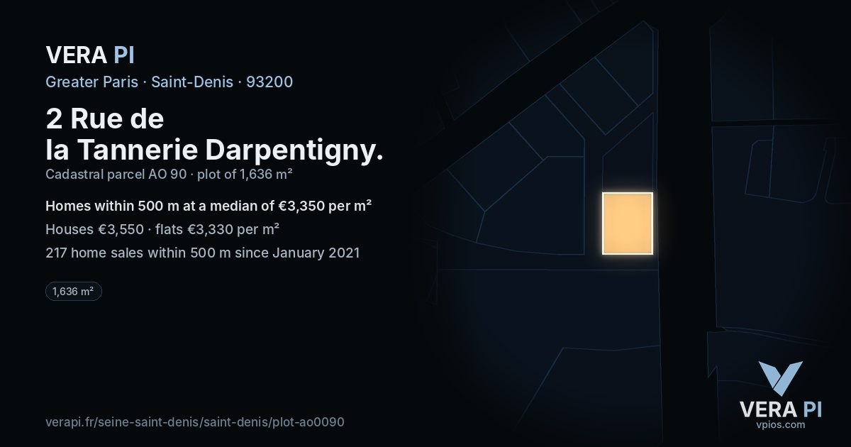 2 Rue de la Tannerie Darpentigny, Saint-Denis at night – the plot lit, the parcels around coloured by the prices near them
