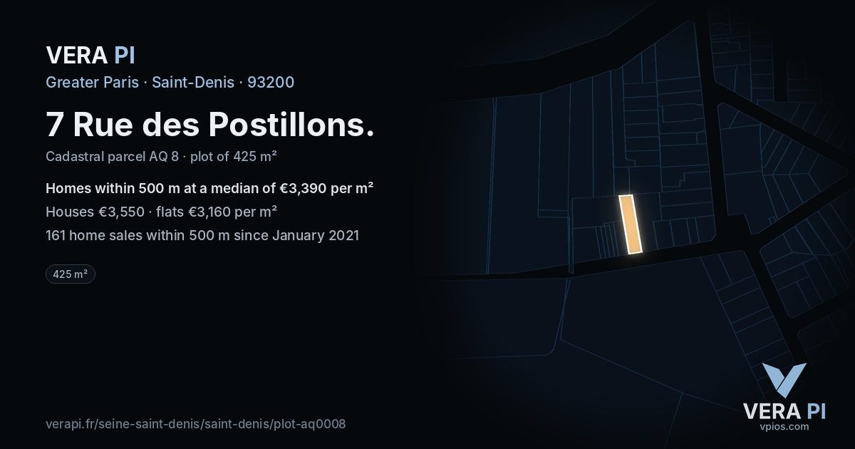 7 Rue des Postillons, Saint-Denis at night – the plot lit, the parcels around coloured by the prices near them