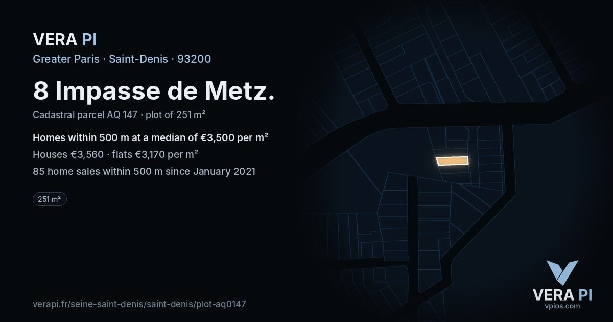8 Impasse de Metz, Saint-Denis at night – the plot lit, the parcels around coloured by the prices near them
