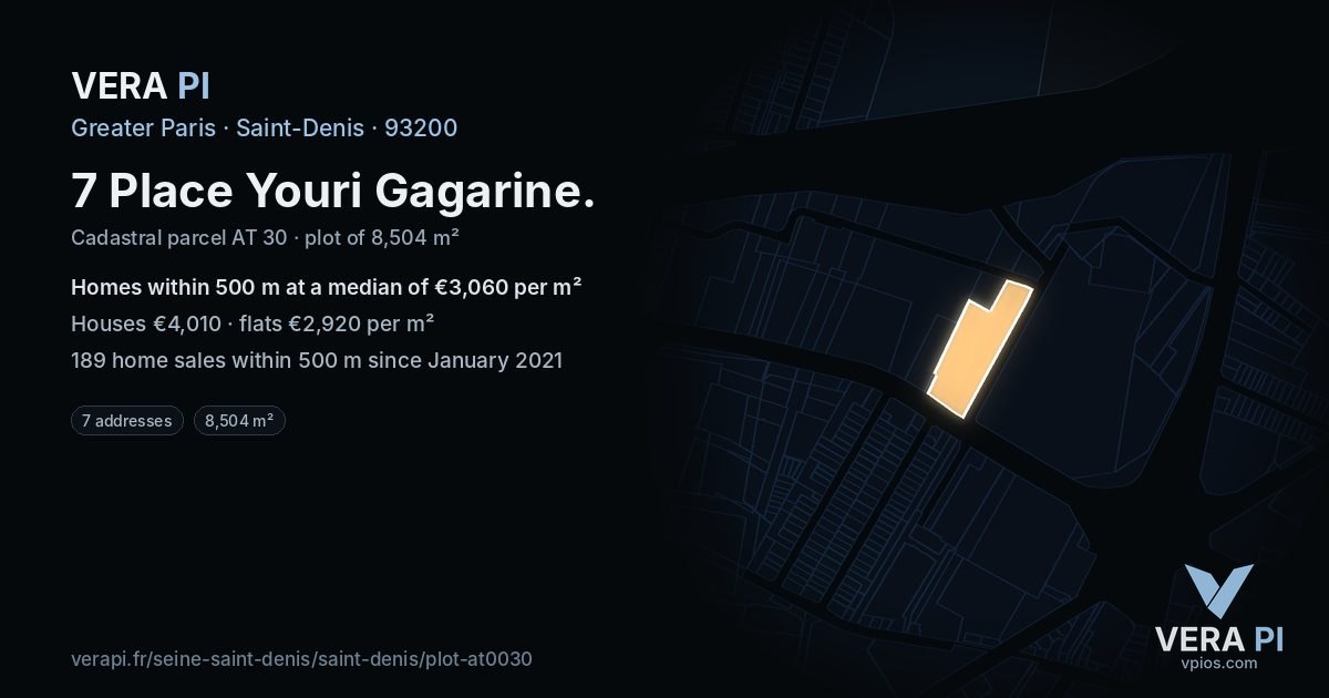 7 Place Youri Gagarine, Saint-Denis at night – the plot lit, the parcels around coloured by the prices near them