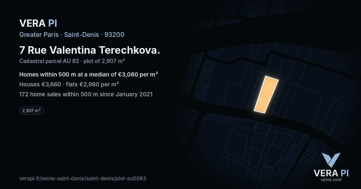 7 Rue Valentina Terechkova, Saint-Denis at night – the plot lit, the parcels around coloured by the prices near them