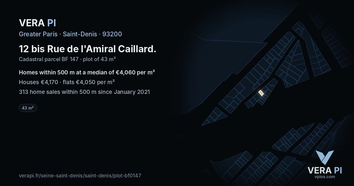 12 bis Rue de l'Amiral Caillard, Saint-Denis at night – the plot lit, the parcels around coloured by the prices near them