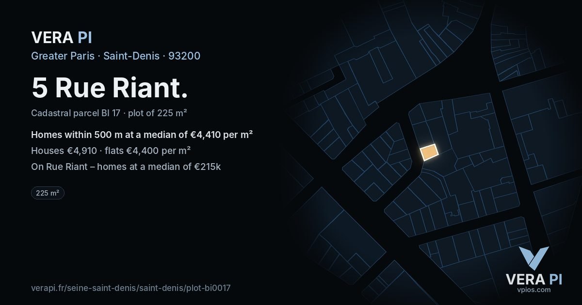 5 Rue Riant, Saint-Denis at night – the plot lit, the parcels around coloured by the prices near them
