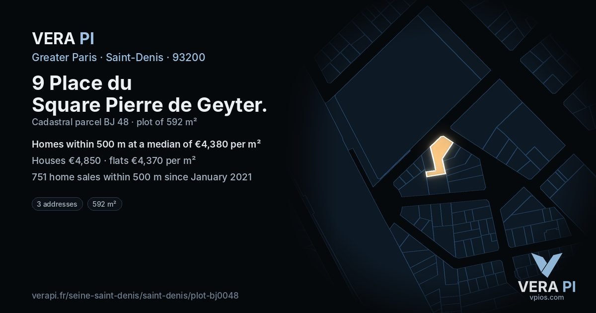 9 Place du Square Pierre de Geyter, Saint-Denis at night – the plot lit, the parcels around coloured by the prices near them