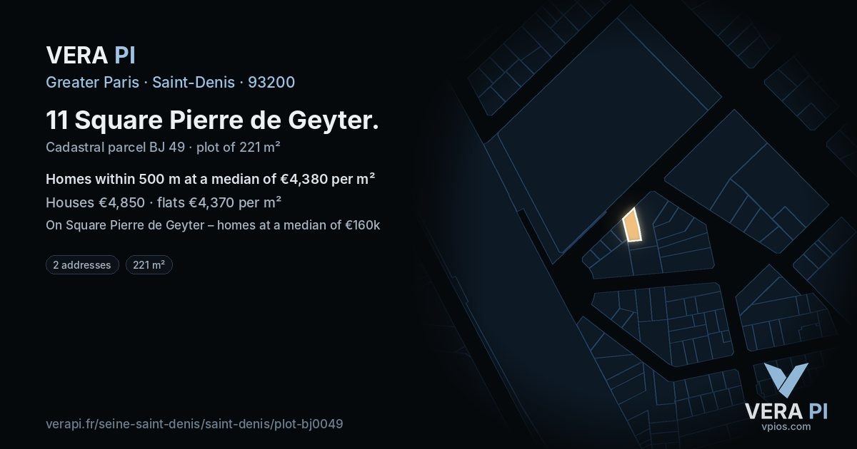 11 Square Pierre de Geyter, Saint-Denis at night – the plot lit, the parcels around coloured by the prices near them