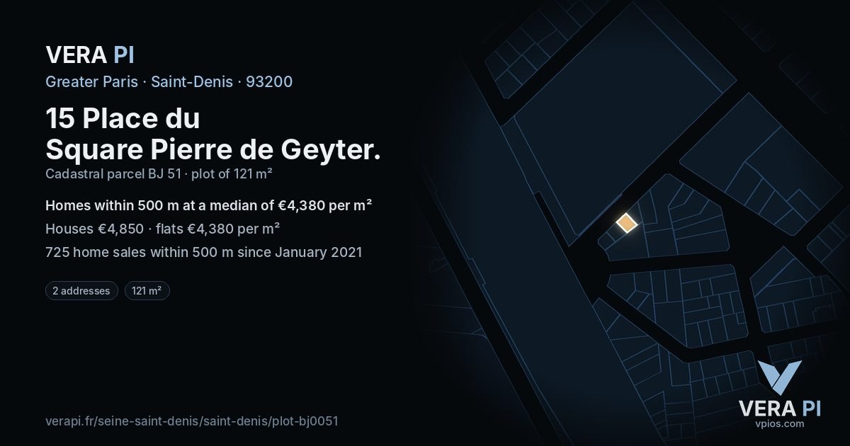15 Place du Square Pierre de Geyter, Saint-Denis at night – the plot lit, the parcels around coloured by the prices near them
