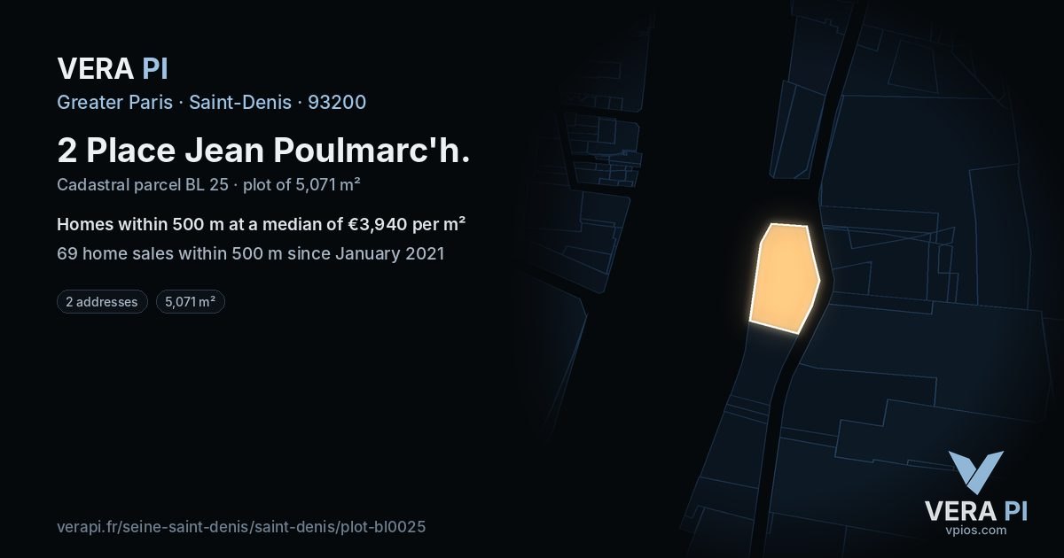 2 Place Jean Poulmarc'h, Saint-Denis at night – the plot lit, the parcels around coloured by the prices near them