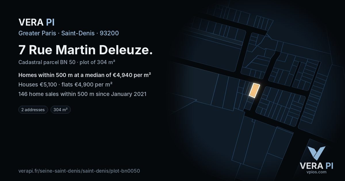 7 Rue Martin Deleuze, Saint-Denis at night – the plot lit, the parcels around coloured by the prices near them