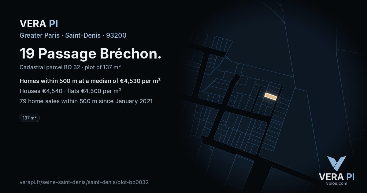 19 Passage Bréchon, Saint-Denis at night – the plot lit, the parcels around coloured by the prices near them