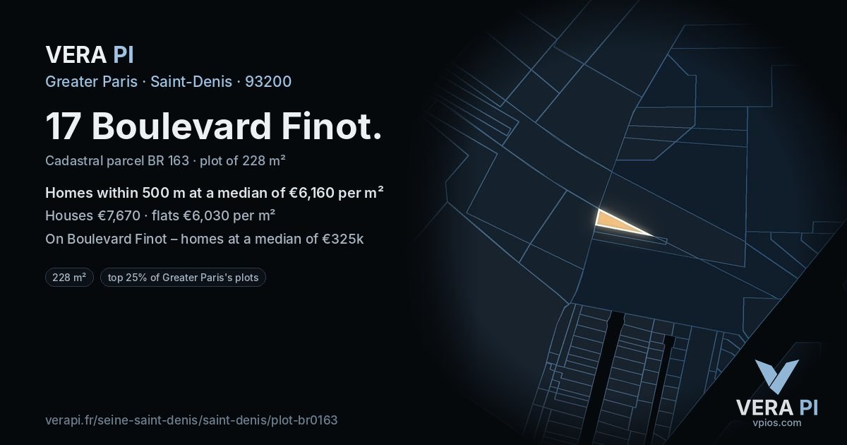 17 Boulevard Finot, Saint-Denis at night – the plot lit, the parcels around coloured by the prices near them